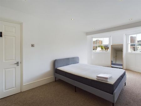 3 bedroom maisonette to rent - Photo 3