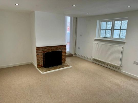 2 bedroom semi-detached house to rent - Photo 1