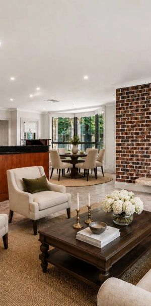 Spacious home in prime location - Photo 1