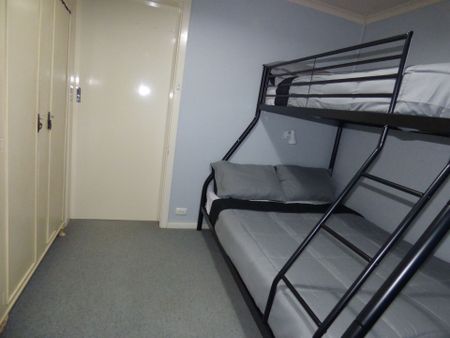 Fully Furnished&comma; 2 Bedroom Flat - Relax by the Riverside - Photo 3