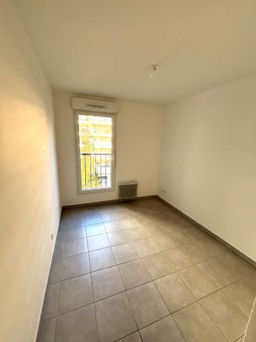 Location Appartement 3 pièces 65m² MARSEILLE 10ème - Photo 4