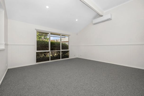 14 Eagle Street, Mornington. - Photo 1