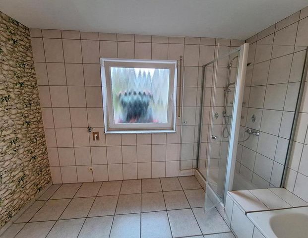 Schöne 4 Zimmer Erdgeschosswohnung - Foto 1