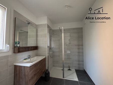 Location Appartement 2 pièces 46m² THONON LES BAINS 74200 - Photo 2