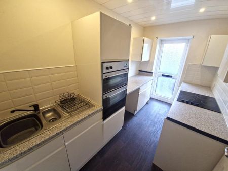 2 bedroom bungalow to rent - Photo 3