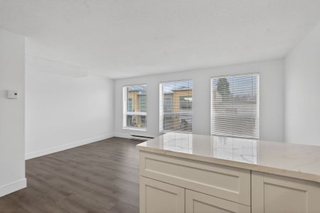 For Lease - 215 Danforth Avenue Unit# 3, Toronto, Ontario - Photo 3