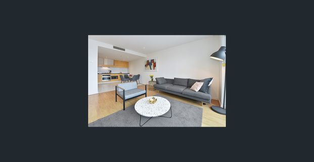 Prime Student 2BR in RMIT Hotspot – Free Trams, Penthouse Pool & Woolies Downstairs! - Photo 1