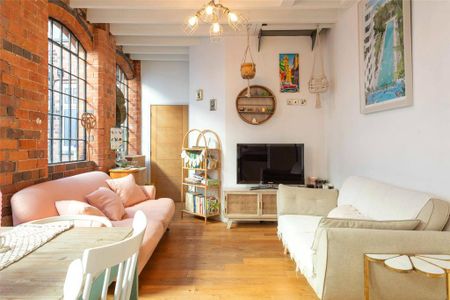 2 bedroom end of terrace house to rent - Photo 2