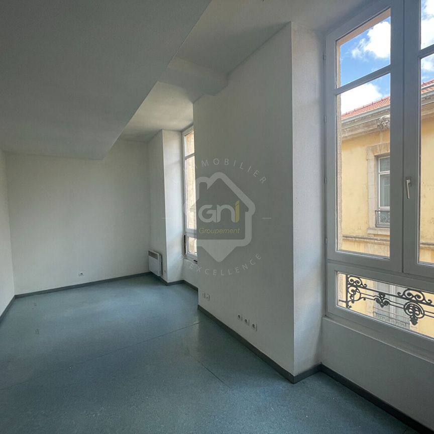 Nîmes - Centre-ville, - Photo 1