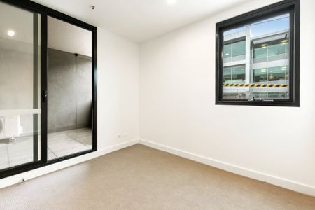 Modern Contemporary Apartment in the Highly Sought Location - Photo 5