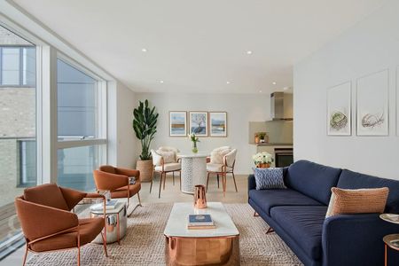 1 Bedroom Flat, Fouberts Place, London, Greater London, Soho, W1F - Photo 2