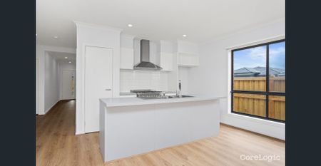 5 BEDROOM FAMILY HOME IN OORANYA ESTATE - Photo 3