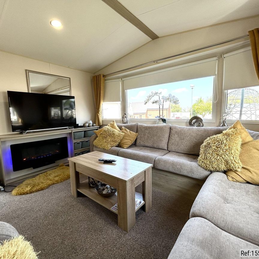 2 bed Park Home in New-Dover Caravan Park Low road, Harwich, CO12 3TS - Photo 1