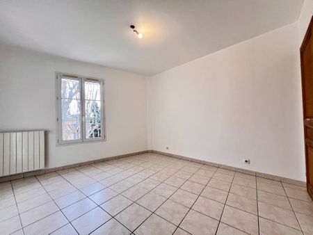 Location Appartement 3 pièces 62m² LORGUES 83510 - Photo 2