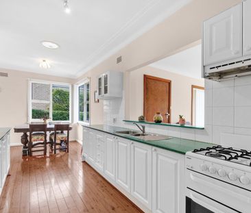 6 MONTH LEASE - CHARMING FAMILY HOME IN QUIET CUL-DE-SAC - Photo 4