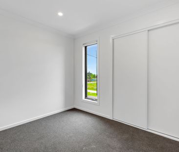127 Lakeridge Drive, Wollert VIC 3750 - Townhouse For Rent | Domain - Photo 1
