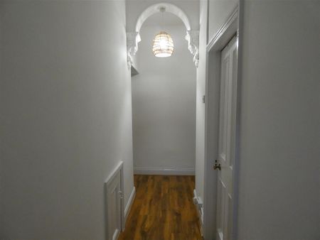 2 bed flat to rent in Warton Terrace, Heaton - Photo 3