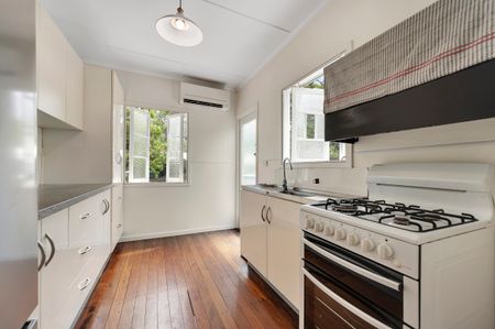 3 Bedroom unit with outdoor entertaining and lush green views! - Photo 2