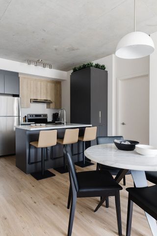 777 BOUL LE CORBUSIER, Laval, QC - Photo 2