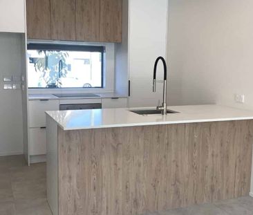 Near New Executive Townhouse! - Photo 2