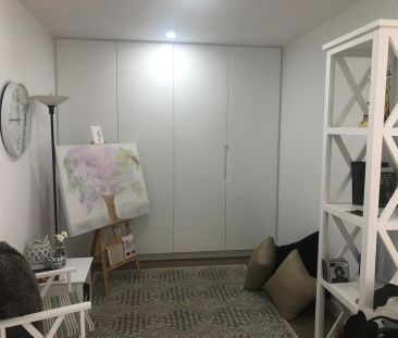 “Luxury One Bedroom Apartment - Plus Study” - Photo 4