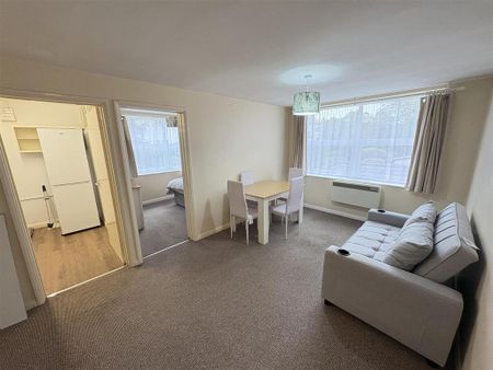 1 bedroom flat to rent - Photo 2