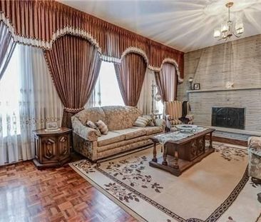 For Lease - 32 Fenton Way, Brampton, Ontario - Photo 4