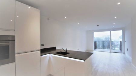 Price £2,500 pcm - Available 07/07/2026 - Furnished / Unfurnished - Photo 3
