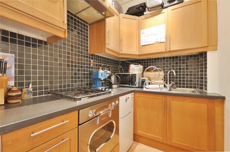 2 bedroom flat to rent - Photo 5