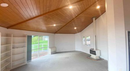 Large Family Home With Beautiful Sea Views - Photo 2