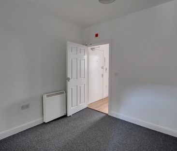 1 bedroom ground floor flat to rent - Photo 2