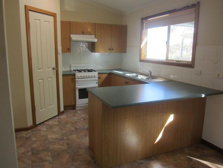 4 Bedroom home - Photo 4