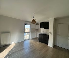 Location Appartement 1 pièce 24m² TROYES 10000 - Photo 1