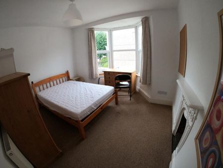 6 bedroom terraced house to rent - Photo 2
