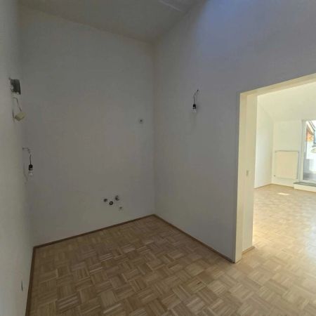 Moderne, sehr helle Dachgeschosswohnung mit hofseitiger Terrasse - 2 Zimmer - vis a vis U3 Station Enkplatz gelegen! - Photo 3