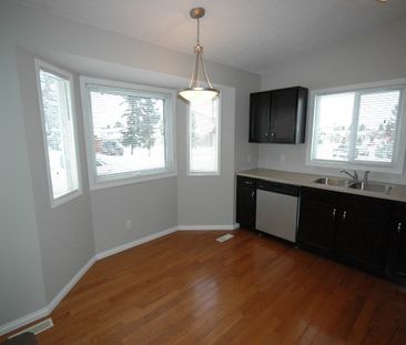 Welcome to Your Perfect Family Home in Edmonton’s West End! - Photo 5