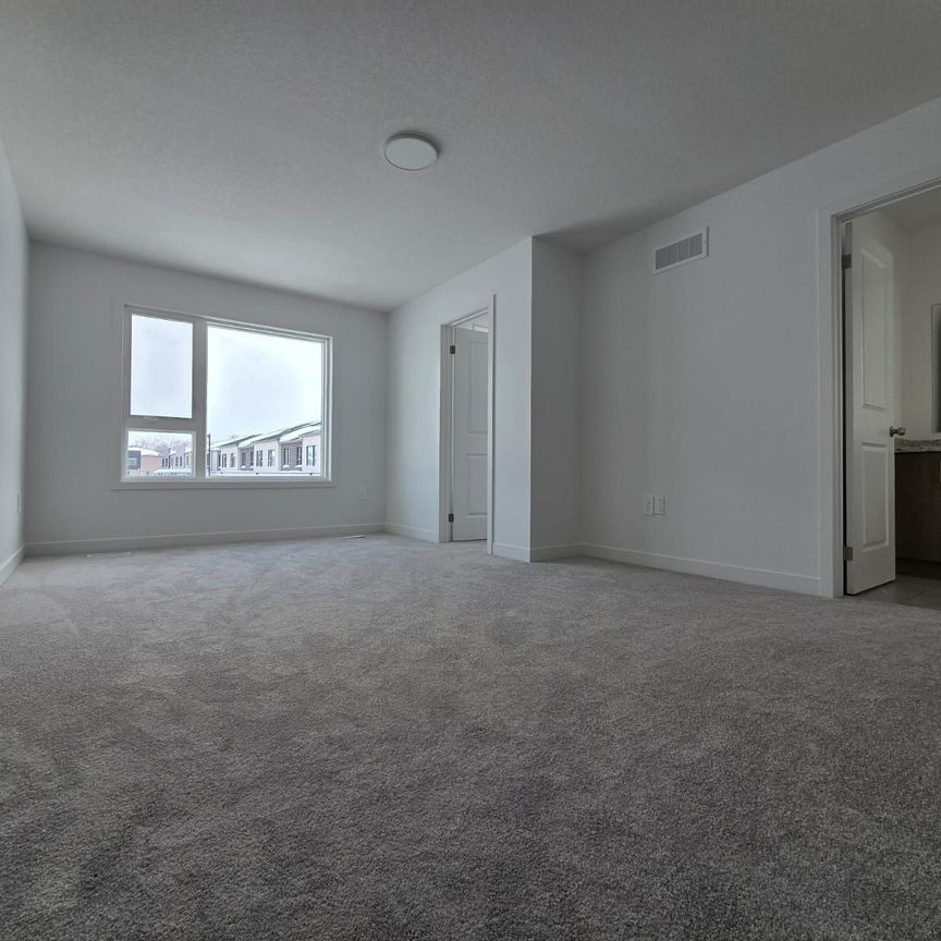 For Lease - 14 Red Oak Common, Cambridge, Ontario - Photo 1