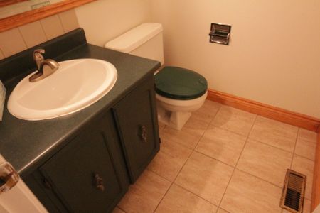 For Lease - 4272 Gayling Gardens, Mississauga, Ontario - Photo 5