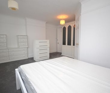 3 bedroom House To Let - Photo 3