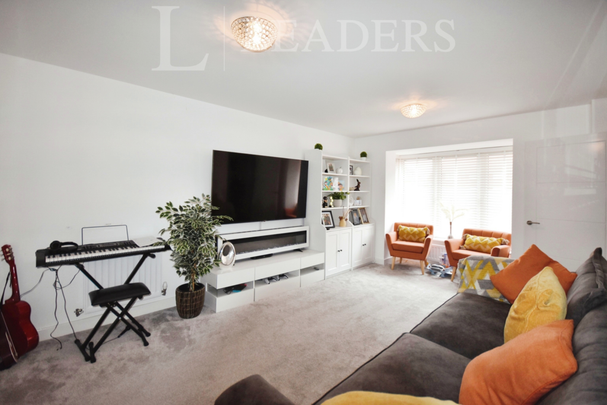 5 bedroom detached house to rent - Photo 1