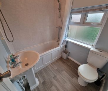 4 Bed Student Accommodation - Photo 4
