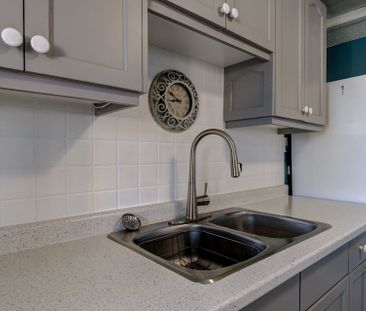 For Lease - 15 Willow Street, Wasaga Beach, Ontario - Photo 1