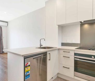 Near new townhouse - Photo 3