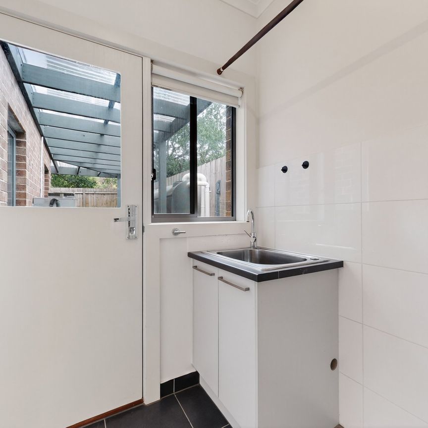 STUNNING TOWNHOUSE - Photo 1