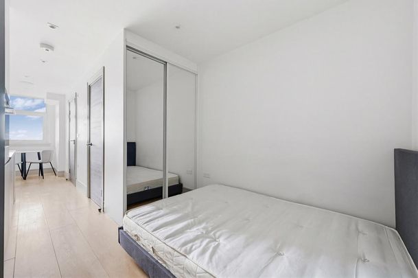 Studio to rent - Photo 1