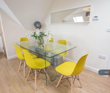 2 bedroom flat to rent - Photo 3