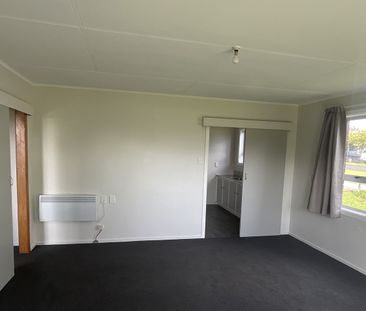 MIDDLE TWO BEDROOM UNIT IN WAITARA - Photo 5