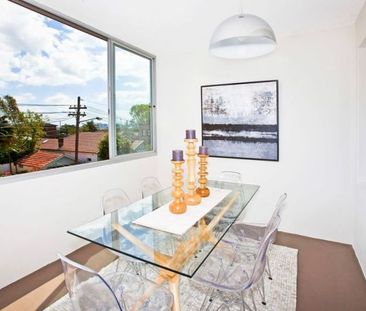 Immaculately Presented Interiors, Fantastic Convenience - Photo 2