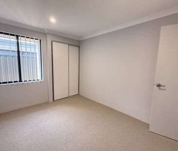 Brand New 5 Bedroom House in Prime Dudley Park Location - Photo 6