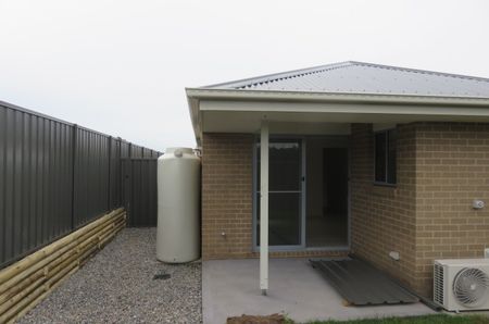 MODERN 2 BEDROOM HOME - Photo 5